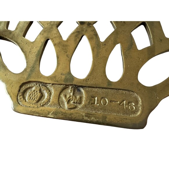 Virginia Metalcrafters Solid Brass Pineapple Footed Trivet Vintage 1976 - Picture 4 of 5